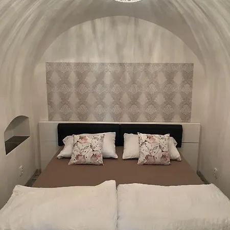 V Rodinnem Dome Apartment